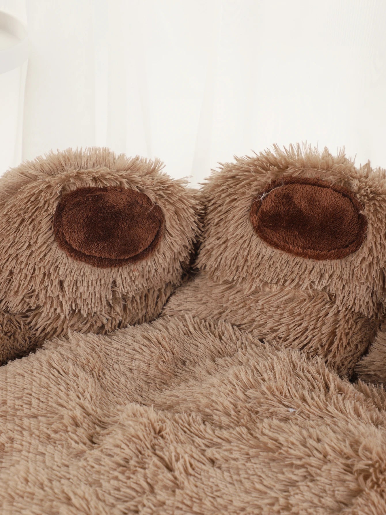 Iron Paw Fluffy Round Pet Bed
